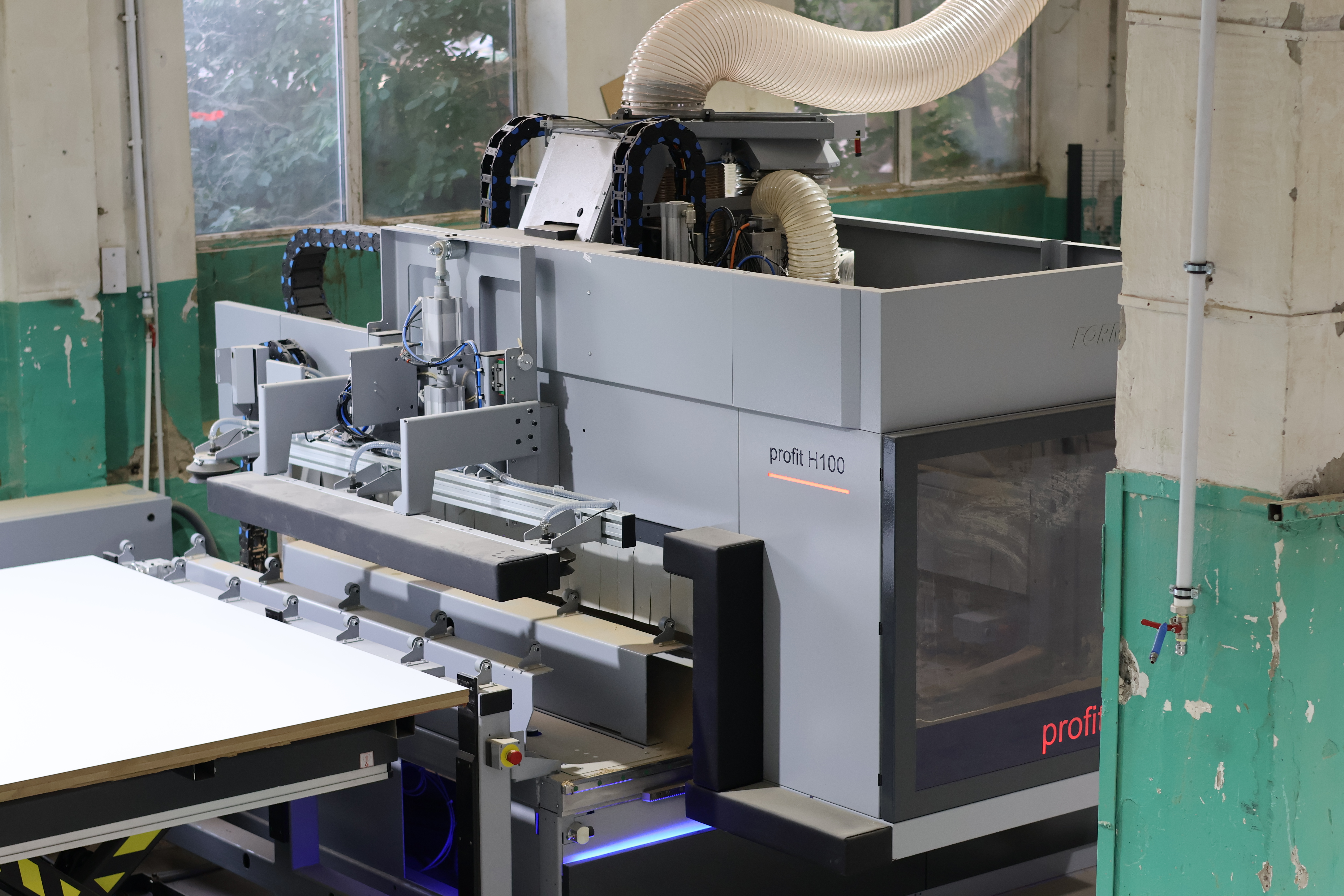 CNC machine precision cutting MDF